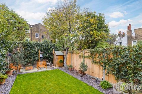 3 bedroom terraced house for sale, Clifden Road, London