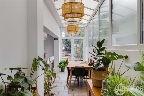 undefined, Clifden Road, E5