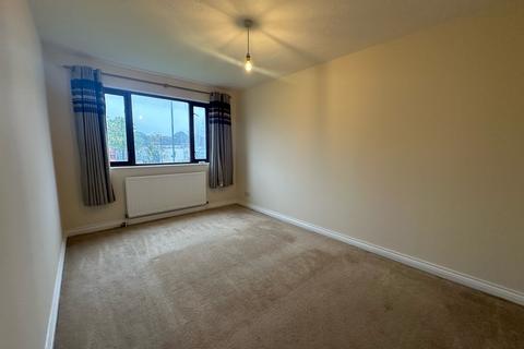 2 bedroom apartment to rent, Farriers Road, Epsom, KT17