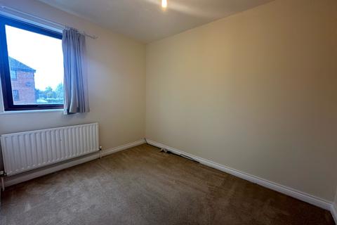 2 bedroom apartment to rent, Farriers Road, Epsom, KT17