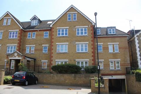 2 bedroom apartment to rent, Birdhurst Road, South Croydon