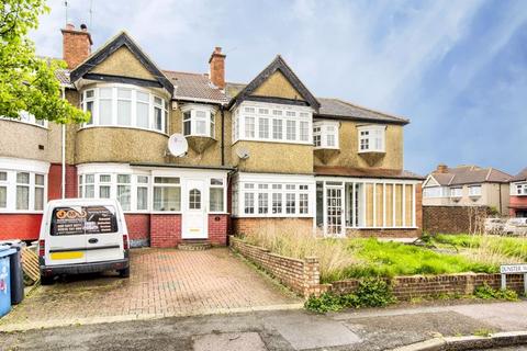 4 bedroom terraced house for sale, Dunster Way, Harrow