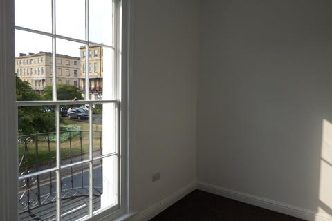 2 bedroom flat to rent, Hewlett Road, Cheltenham