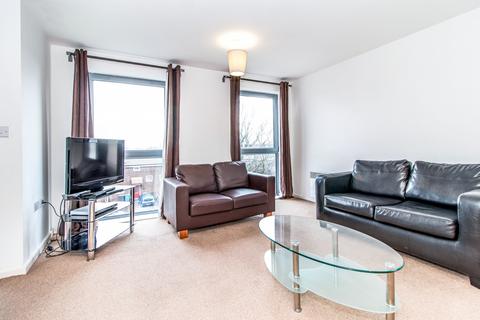 2 bedroom apartment to rent, Elmira Way, Salford, M5