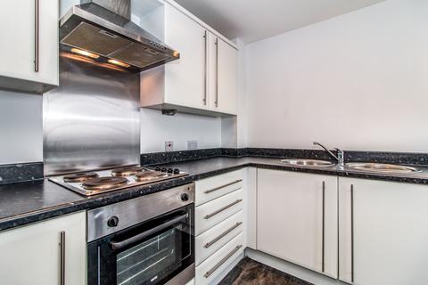 2 bedroom apartment to rent, Elmira Way, Salford, M5