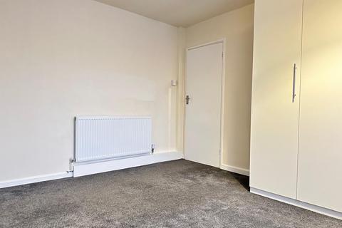 2 bedroom maisonette to rent, Shelley Close, Hayes UB4