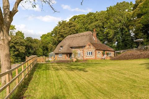 4 bedroom cottage for sale, Rifle Range Lane, Aylesbury HP17