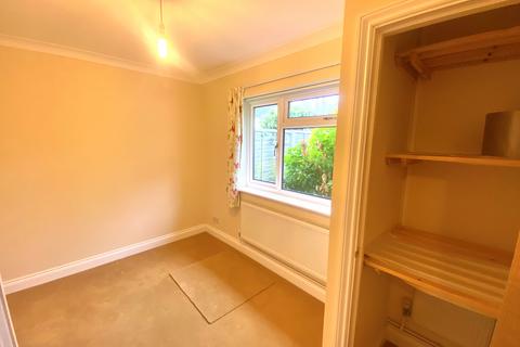 3 bedroom bungalow to rent, Greys Close, Cavendish