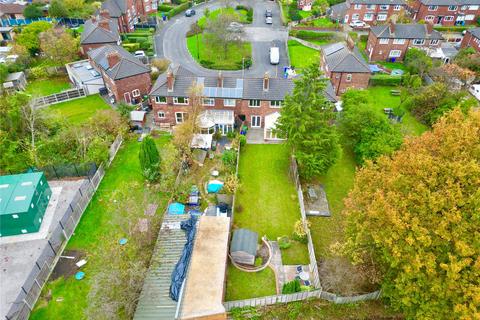 3 bedroom terraced house to rent, Houghend Avenue, Manchester M21