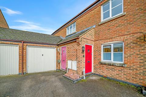 2 bedroom maisonette to rent, Fairford Leys Way, Buckinghamshire, HP19