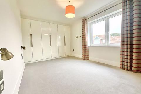 2 bedroom apartment for sale, Boscombe Overcliff Drive, Bournemouth