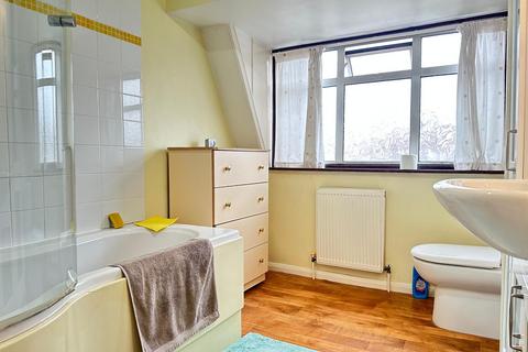 28 Southland Way, Hounslow, TW3 2RH