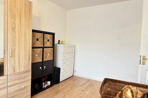 28 Southland Way, Hounslow, TW3 2RH