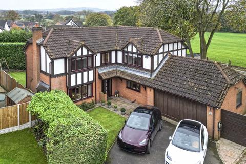 4 bedroom detached house for sale, Chaucer Close, Chorley PR7