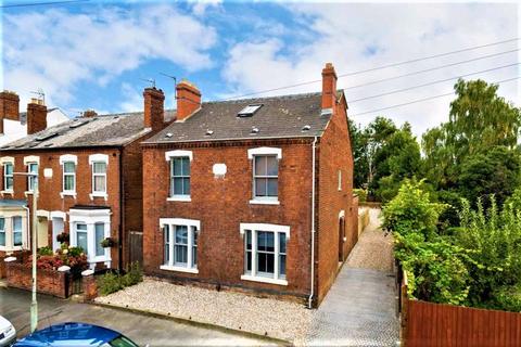 8 bedroom detached house to rent, Henry Road, Gloucester GL1