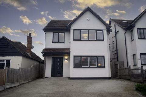 4 bedroom detached house for sale, Briarwood Drive, Leigh-On-Sea SS9