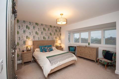 4 bedroom detached house for sale, Briarwood Drive, Leigh-On-Sea SS9