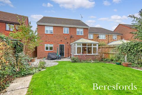20 Medlar Drive, South Ockendon, RM15 6TS