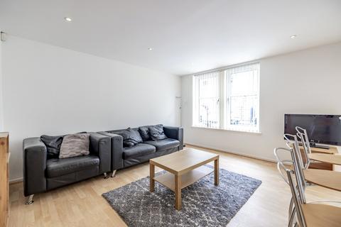 2 bedroom flat to rent, Chapel Street, Aberdeen, AB10