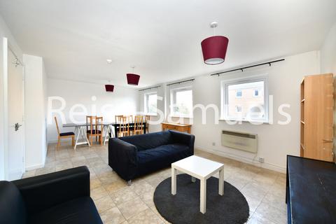 7 bedroom terraced house to rent, Cyclops Mews, London E14