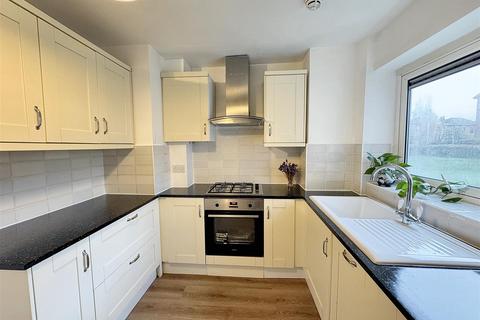 2 bedroom flat for sale, Windsor Road, London