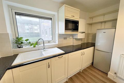 2 bedroom flat for sale, Windsor Road, London