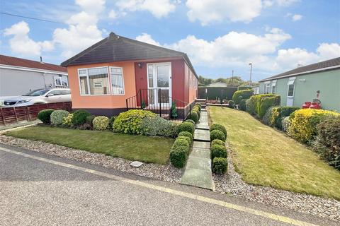 3 bedroom mobile home for sale, Lower Dunton Road, Brentwood, Essex