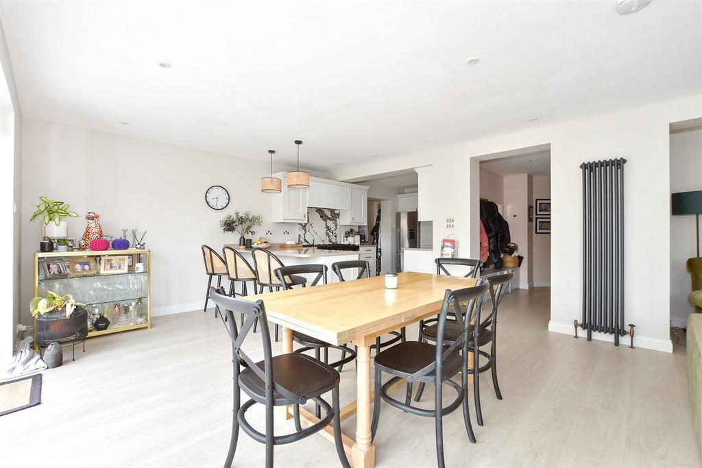 Lounge/Kitchen/Dining Area