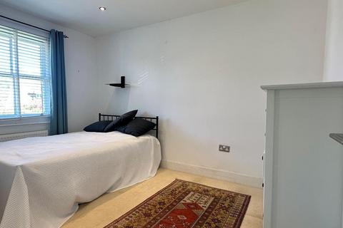 8 Mill Road, Steyning, BN44 3LN