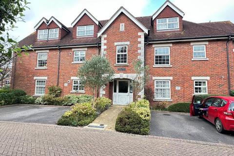 2 bedroom flat for sale, Goring Court, Bramber Road, Steyning, West Sussex, BN44 3QJ