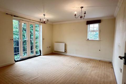 2 bedroom flat for sale, Goring Court, Bramber Road, Steyning, West Sussex, BN44 3QJ