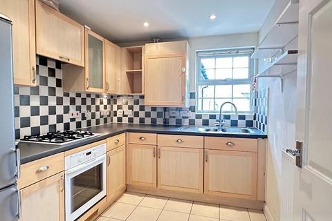 2 bedroom flat for sale, Goring Court, Bramber Road, Steyning, West Sussex, BN44 3QJ