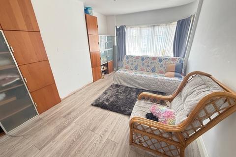 2 bedroom maisonette for sale, SANDOW CRESCENT, Hayes