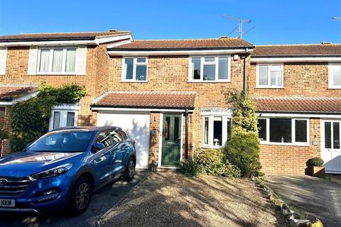 3 bedroom terraced house for sale, Kingfisher Close, Durrington, Worthing, West Sussex, BN13 2TX