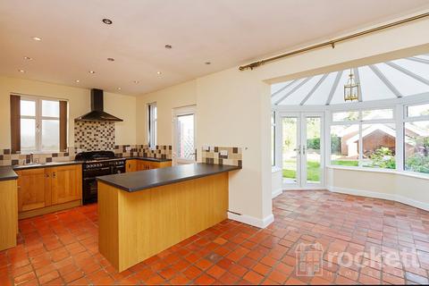 3 bedroom detached house to rent, The Avenue, Hartshill, Stoke On Trent, Staffordshire, ST4