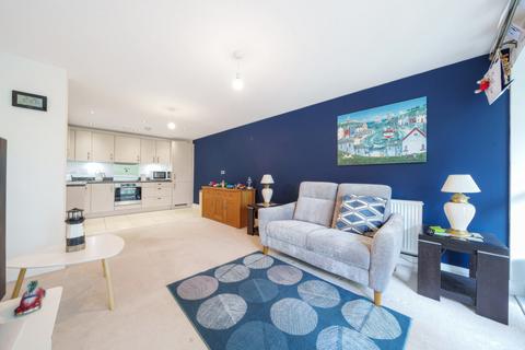 2 bedroom apartment for sale, Perkins Gardens, Ickenham, Uxbridge