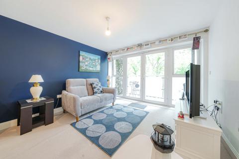 2 bedroom apartment for sale, Perkins Gardens, Ickenham, Uxbridge