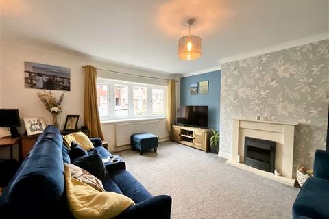 4 bedroom end of terrace house for sale, Westfield Crescent, Mosborough, Sheffield, S20 5AQ