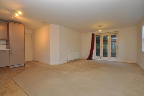 2 bedroom flat to rent, Gainsford Court, Radcliffe Road, Hitchin, SG5