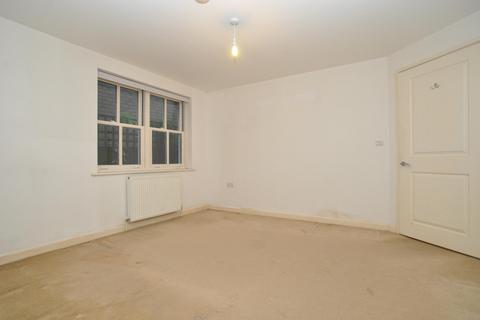 2 bedroom flat to rent, Gainsford Court, Radcliffe Road, Hitchin, SG5