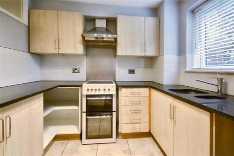 2 bedroom flat for sale, Longstanton Court, Valley Green, Hemel Hempstead