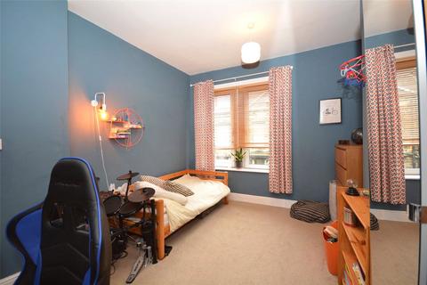 3 bedroom terraced house for sale, Westover Road, Bramley, Leeds