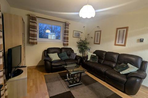 2 bedroom flat to rent, 42 Dochart Terrace, ,