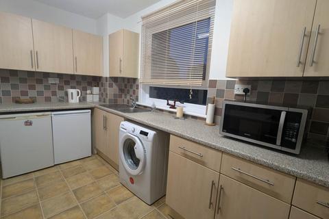 2 bedroom flat to rent, 42 Dochart Terrace, ,