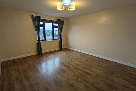 3 bedroom flat to rent, 5G Wiston Place, ,