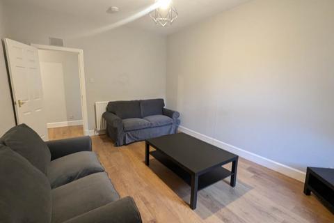 2 bedroom flat to rent, 179A 2/1 Blackness Road, ,