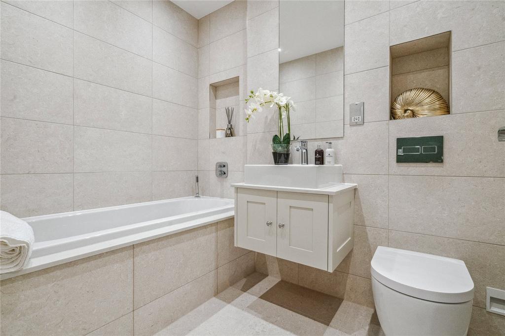 * Show Home En-Suite