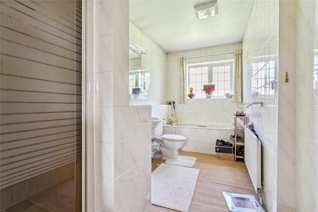 En Suite Bathroom