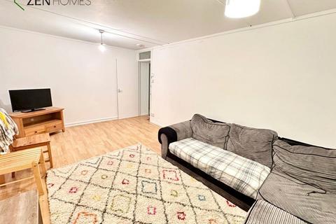 2 bedroom flat for sale, Gloucester Road, London N17