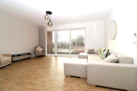 3 bedroom flat to rent, School Drive, Glasgow, G13